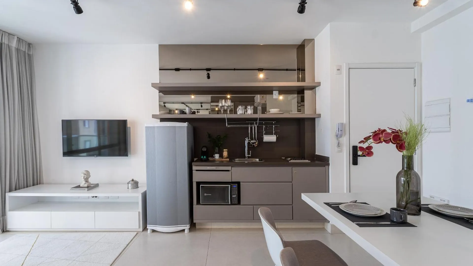 Predio Completo Com Piscina No Itaim Bibi Proximo A Faria Lima - Upper Itaim Apartamento São Paulo 0*,  Brasil